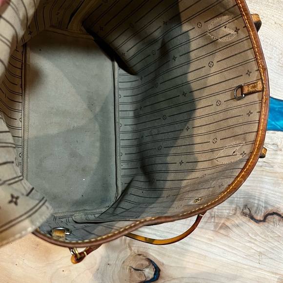 Authentic Louis Vuitton Neverfull MM - Picture 13 of 16